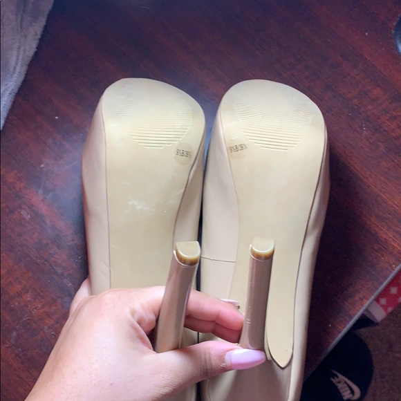 Nude heels - Picture 3 of 4